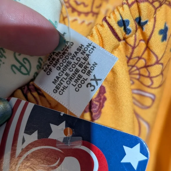 PUG Yellow Off-Shoulder Dress with Red fan print 3x - Picture 2 of 5